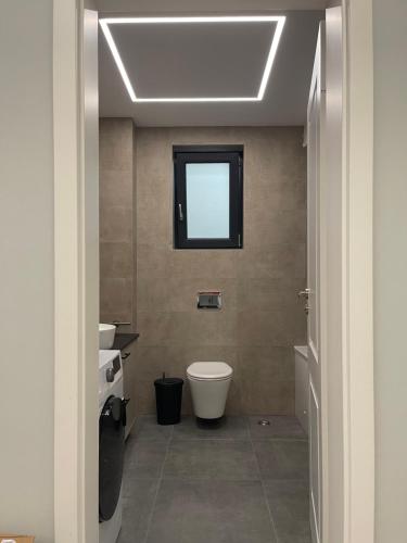 Vannituba majutusasutuses Noah Apartment Self Check-in Otopeni #2