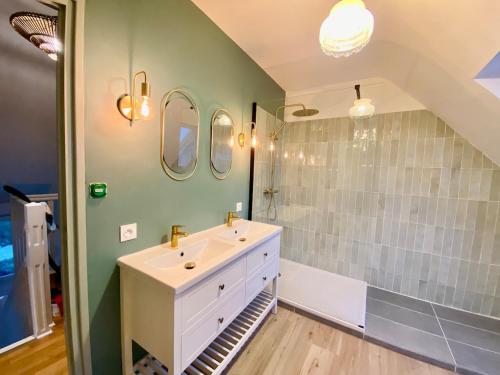 Ένα μπάνιο στο Maison sur le golfe du Morbihan vue mer