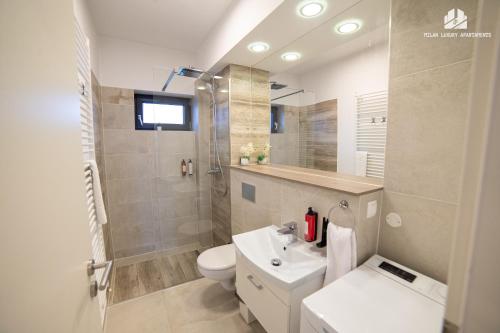 Ένα μπάνιο στο Milan Luxury Studio VI-Brașov#near Coresi Mall