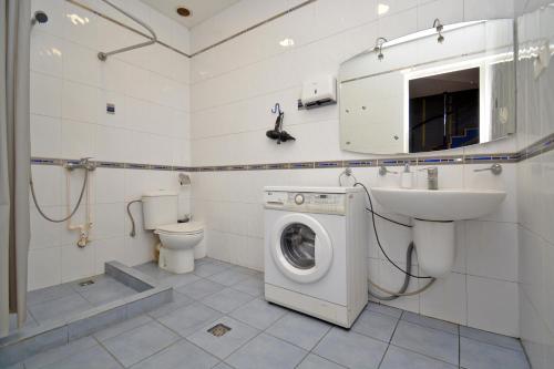 Ένα μπάνιο στο Yerevan Rooms Guest House