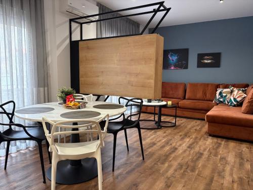 Twins Luxury Apartment by GG