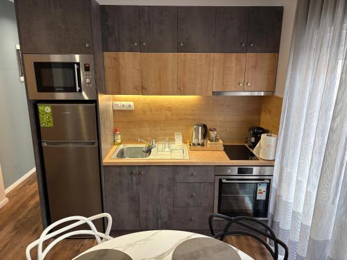Twins Luxury Apartment by GG