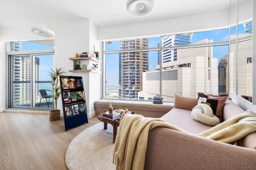High-Floor 2BR in Dubai Marina with Balcony