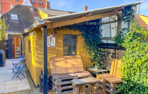 Bangunan di mana terletaknya rumah percutian