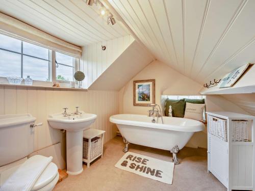 Koupelna v ubytování 2 Bed in Sandsend G0160