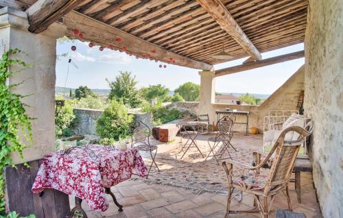 Balkón nebo terasa v ubytování Awesome Home In Nages Et Solorgues