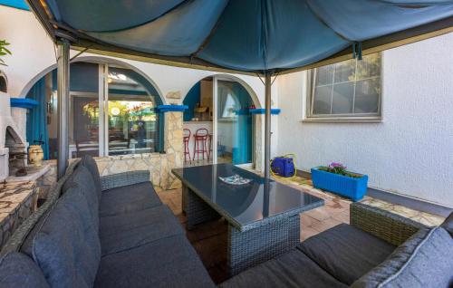 Gorgeous Apartment In Banjole With Wifi