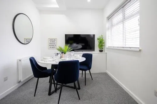 Bespoke Apartments Near Cardiff City Centre Free Parking photo 68