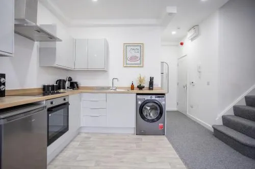 Bespoke Apartments Near Cardiff City Centre Free Parking photo 70