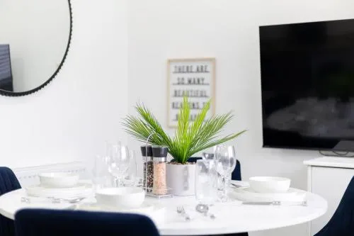 Bespoke Apartments Near Cardiff City Centre Free Parking photo 94