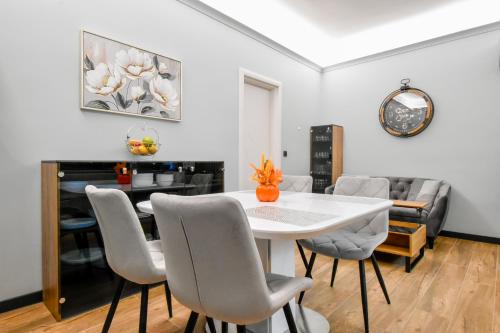 Stylish 2-Bedroom Sofia Stay