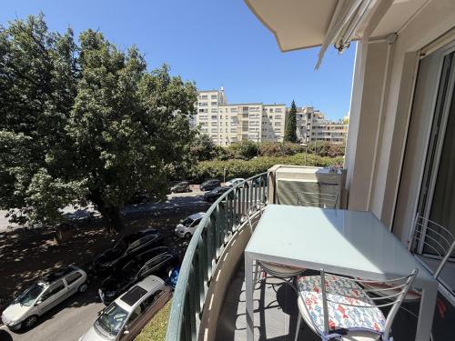 2 BR Apartment in the center of Cannes - 2305