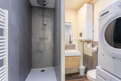 O baie la La Clé Escale orange, route du Parcours des Arts