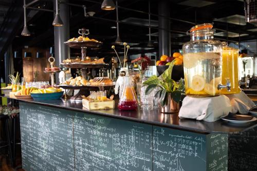 Toit hotelli aladel või selle läheduses