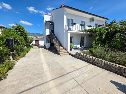 SLAVICA NV - Apartment for 8 persons