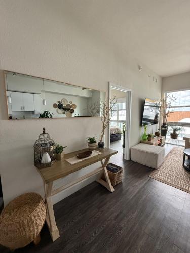 Edgewater Luxe 1BR photo 11