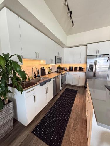 Edgewater Luxe 1BR photo 14