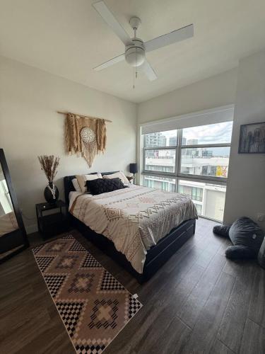 Edgewater Luxe 1BR photo 16