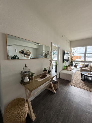 Edgewater Luxe 1BR photo 18