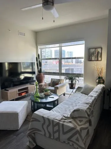Edgewater Luxe 1BR photo 1