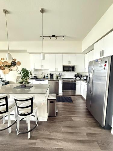 Edgewater Luxe 1BR photo 5