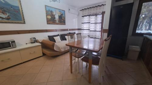 Kuchyň nebo kuchyňský kout v ubytování Golem Green Retreat