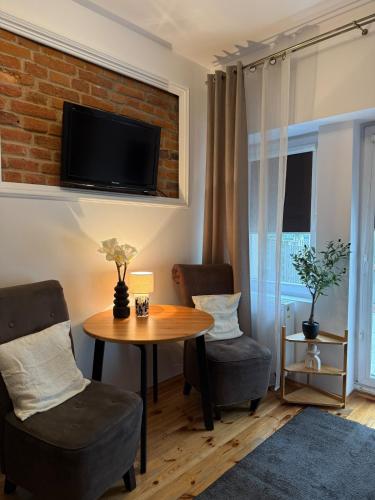 Cozy Central Kraków Studio - Walk to Wawel - Fast Wi-Fi & Smart TV