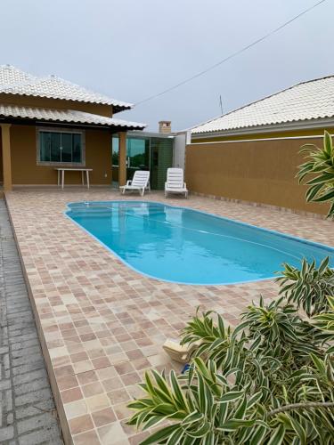 Πισίνα στο ή κοντά στο Faith Home 4