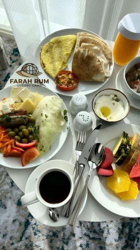 Jídlo v hotelu nebo okolí