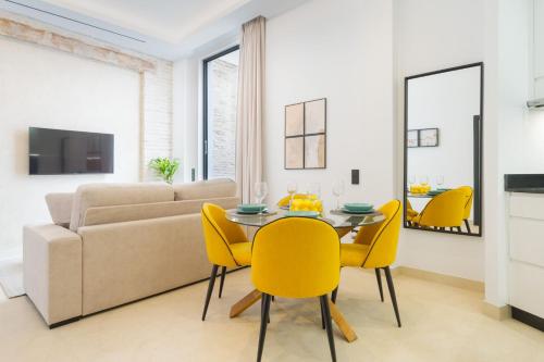 New Design Apartment - Private patio - Gallos 3
