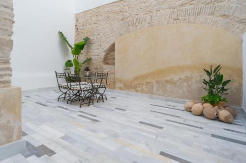 New Design Apartment - Private patio - Gallos 3