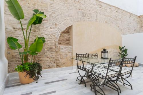 New Design Apartment - Private patio - Gallos 3