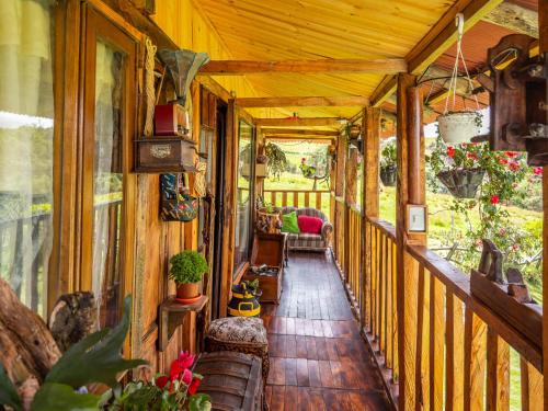 Ein Garten an der Unterkunft Hotel - Posada Las Rocas - Guasca Cundinamarca