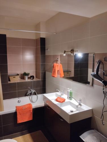 Koupelna v ubytování Detached house in Patras