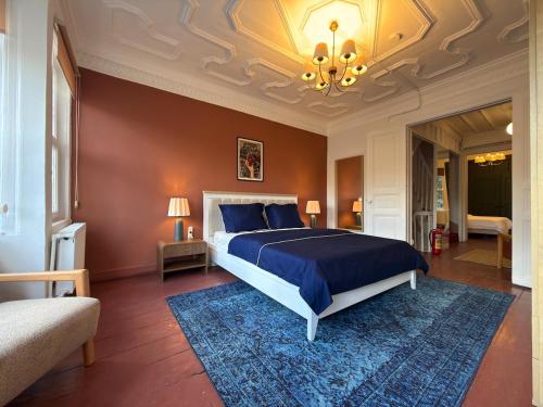 En eller flere senge i et værelse på Bosphorus Villa Arnavutköy 5BR for 12 Guests