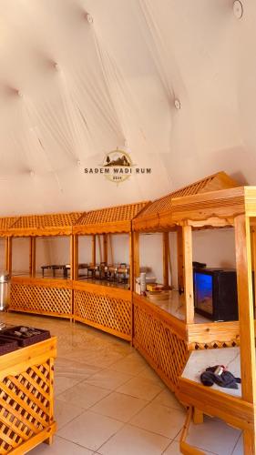 Et tv og/eller underholdning på SADEM WADl RUM