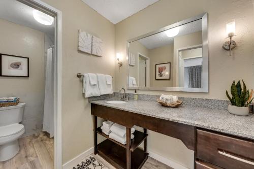 Koupelna v ubytování Plantation Hale E7