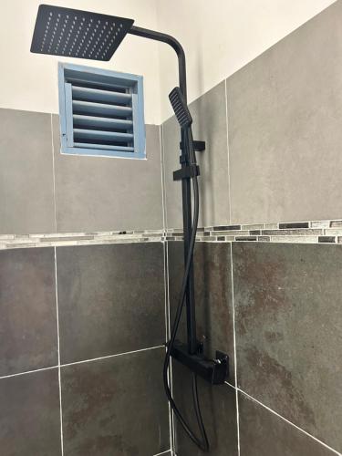 Ένα μπάνιο στο Le Voyage est le Rêve de MARY La Baie Tartane