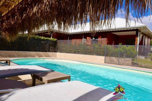 Bazén v ubytování Bungalow Kaz Toumblak nebo v jeho okolí