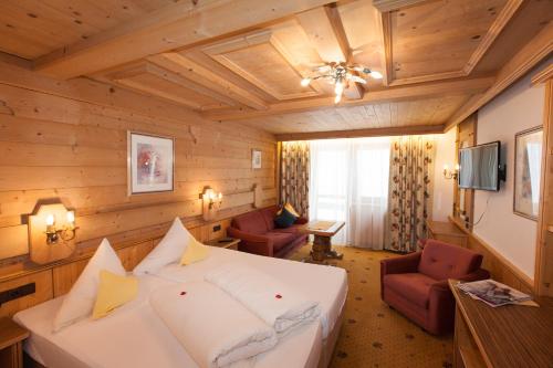 Postel nebo postele na pokoji v ubytování Hotel Schlosshof