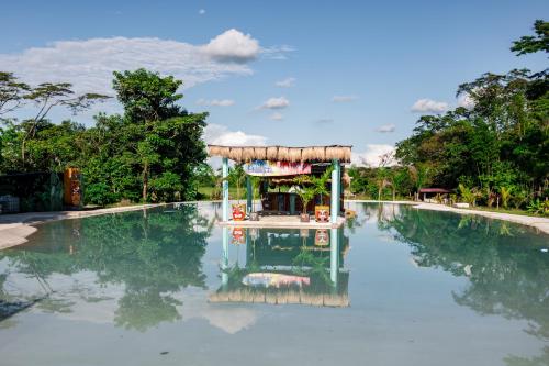 Bazén v ubytování Hacienda Agua Bendita nebo v jeho okolí