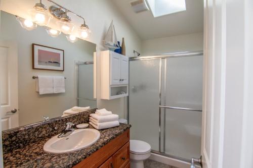 Ένα μπάνιο στο Ocean Front with Spectacular Views! Beach, Please!