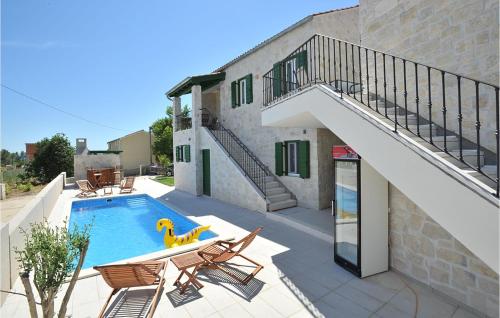 Beautiful Apartment In Privlaka