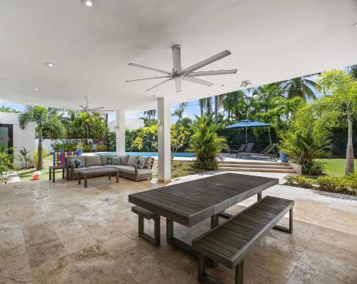 Gallery image of Intimate Paradise-Pool, Terrace & Private Bedrooms in San Juan