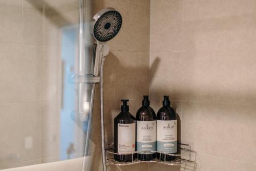 Ένα μπάνιο στο Horizon King-bed Lux Apt Free Parking