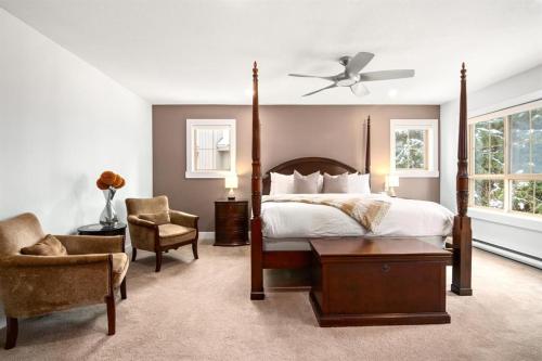 A bed or beds in a room at Englewood Greens 40 by Outpost Whistler