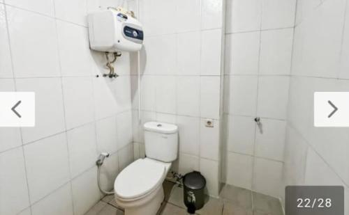 Ένα μπάνιο στο Newly Large Villa 3BR Dago Bandung by 2ndHome