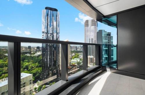a balcony with a view of a city at L19 Spacious Apt, Wi-Fi, Parking by Stylish Stays in Brisbane