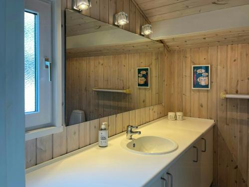 Phòng tắm tại Holiday Home By Beach And Forest Near Hals