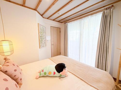 Wakyo Tsuruhashi 2F - Cute Character Style &3 Bedroom Apt for 6 & Near Onsen & Direct to Namba Nara USJ Nipponbashi